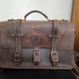 Portland Leather Classic XL Messenger Bag